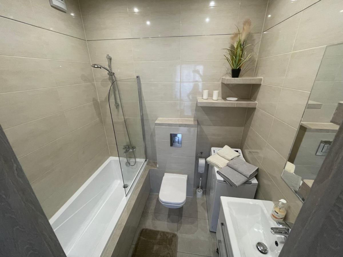 Apartament Nowoczesny Komfortowy Kustronia Z Garazem Balkonem Wanna Bielsko-Biała Ngoại thất bức ảnh